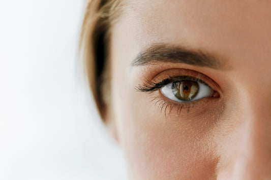 3 Possible Reasons Your Eyelashes Are Falling Out